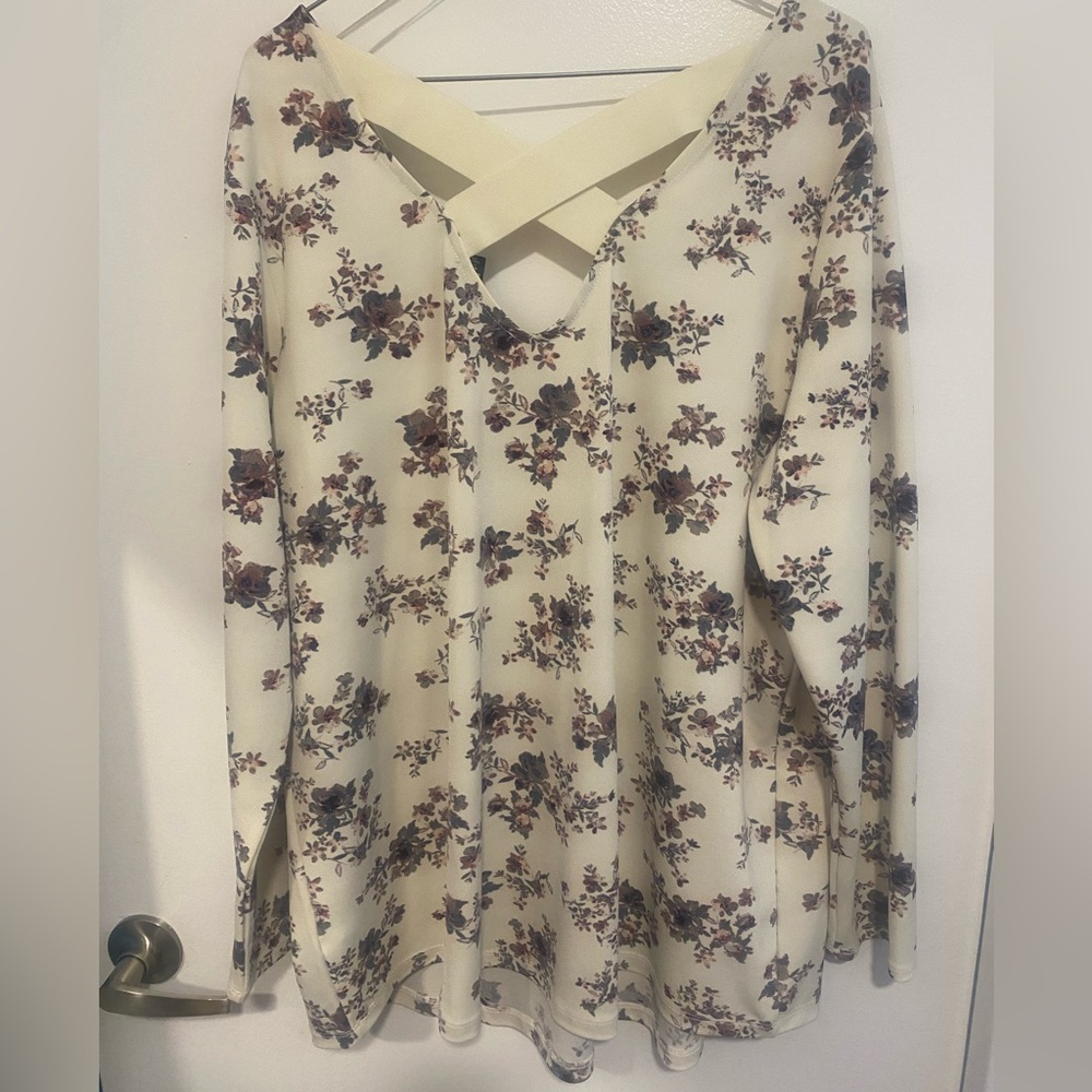 Addition-Elle v-neck long sleeve floral tunic with x-cross back - Picture 3 of 3